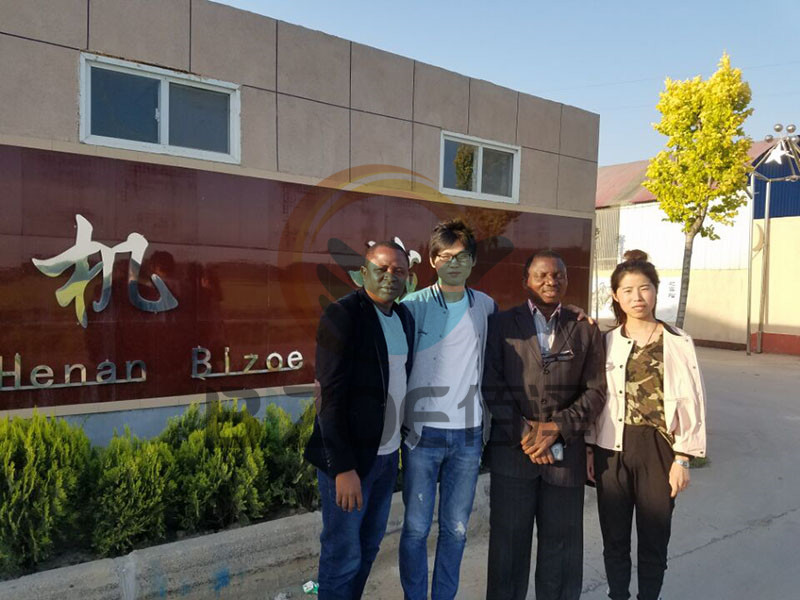Angolan customers visit our factory